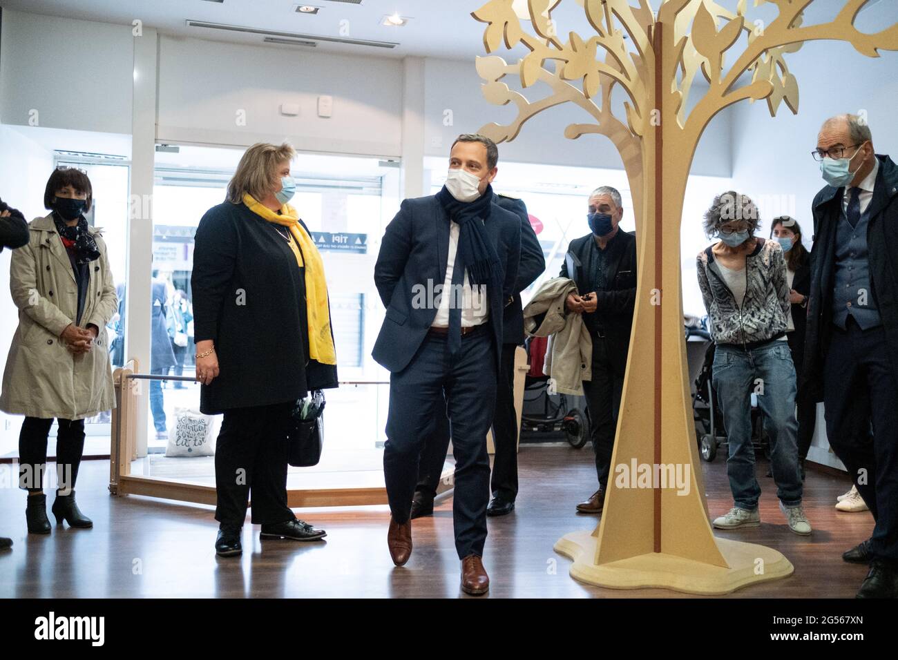 Adrien TAQUET, Staatssekretär für Kinder und Familien, reist nach Cotes d'Armor, um Fachleute zu treffen, die mit Kindern und Familien in der ganzen Region arbeiten. Frankreich. Stockfoto