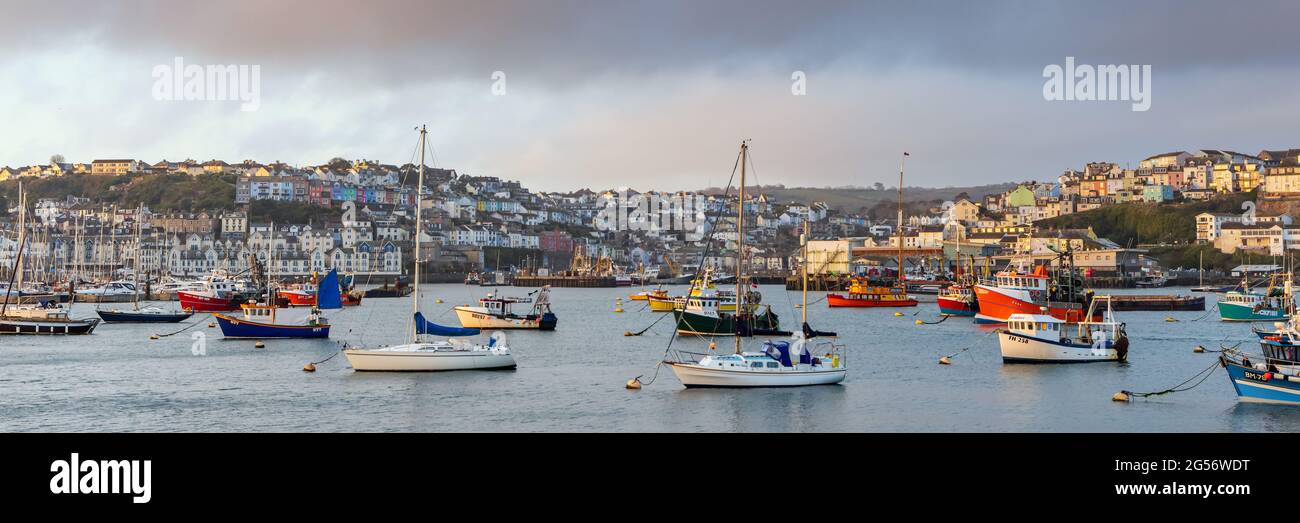 Panorama des Hafens von Brixham im Süden von Devon. Stockfoto