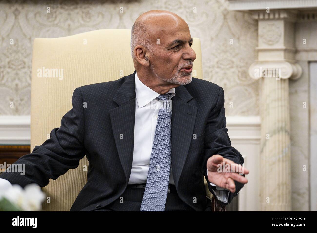 Washington, Usa. Juni 2021. Exzellenz Mohammad Ashraf Ghani, Präsident der Islamischen Republik Afghanistan, gibt am Freitag, den 25. Juni 2021, eine Erklärung vor der Presse im Oval Office im Weißen Haus in Washington, DC ab. Pool Foto von Pete Marovich/UPI Kredit: UPI/Alamy Live News Stockfoto