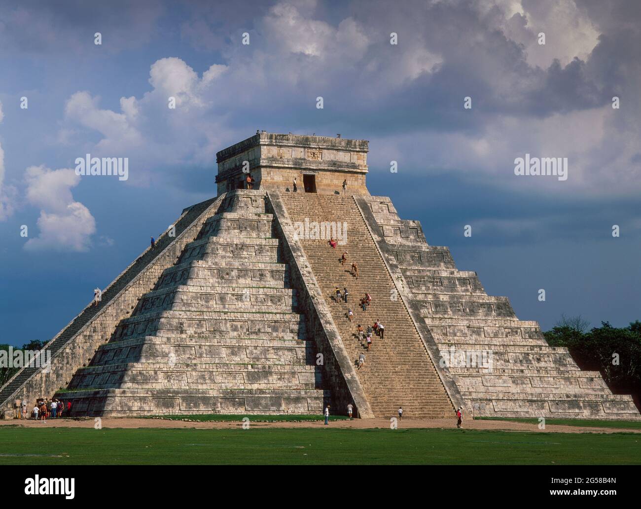 Mexiko, Chichen Itza, El Castillo bekannt als Tempel des Kukulcan Stockfoto