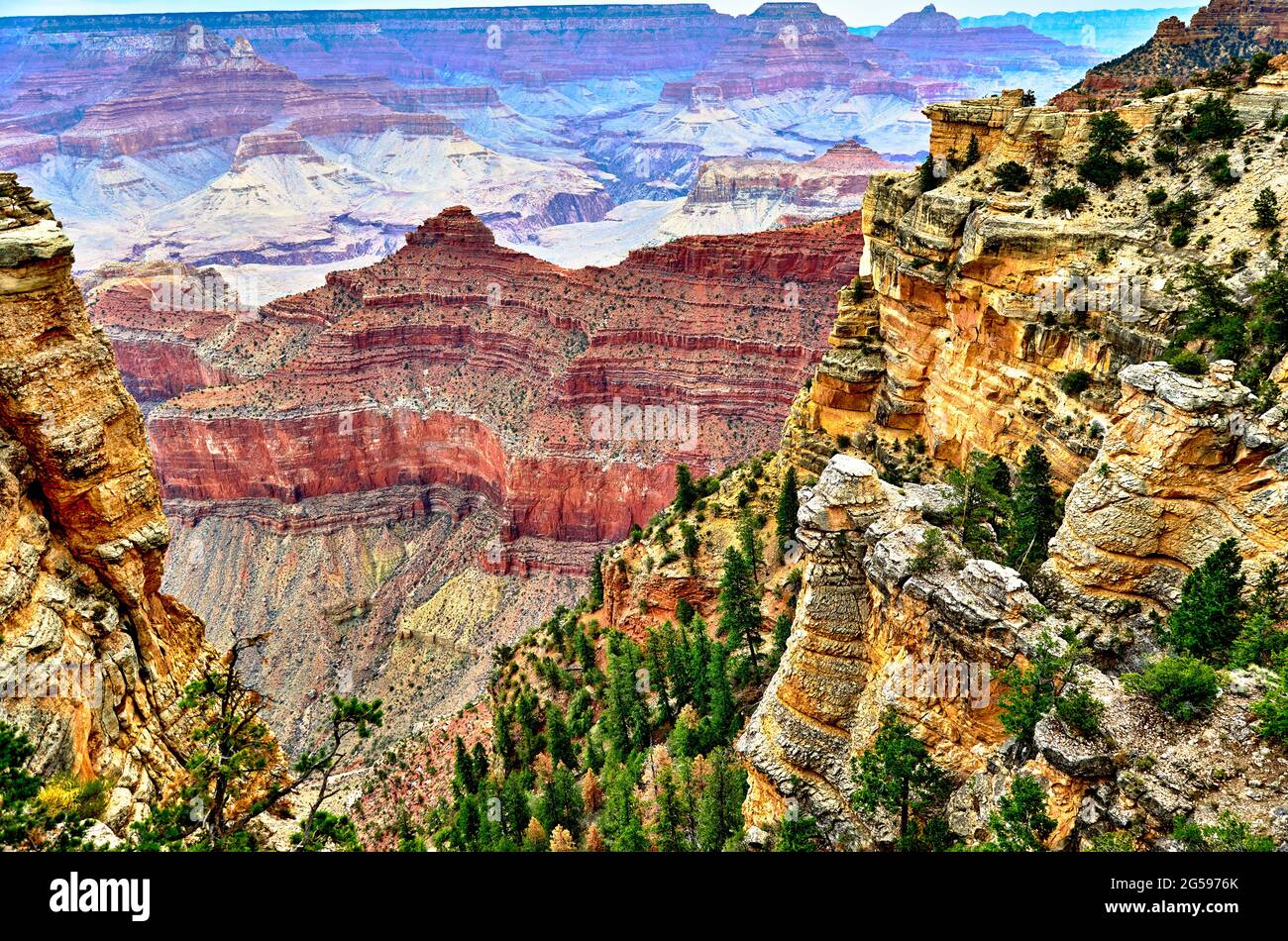 Nahaufnahme des Grand Canyon National Park, Arizona, South Rim Blick auf die Felsformationen Stockfoto