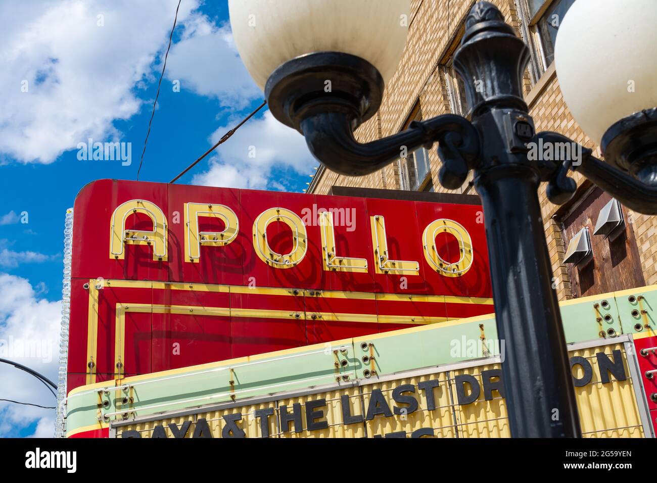 Princeton, Illinois - USA - 15. Juni 2021: Das Apollo Theater, ursprünglich als Opernhaus in den 1880er Jahren und Kino Anfang 1900 eröffnet Stockfoto