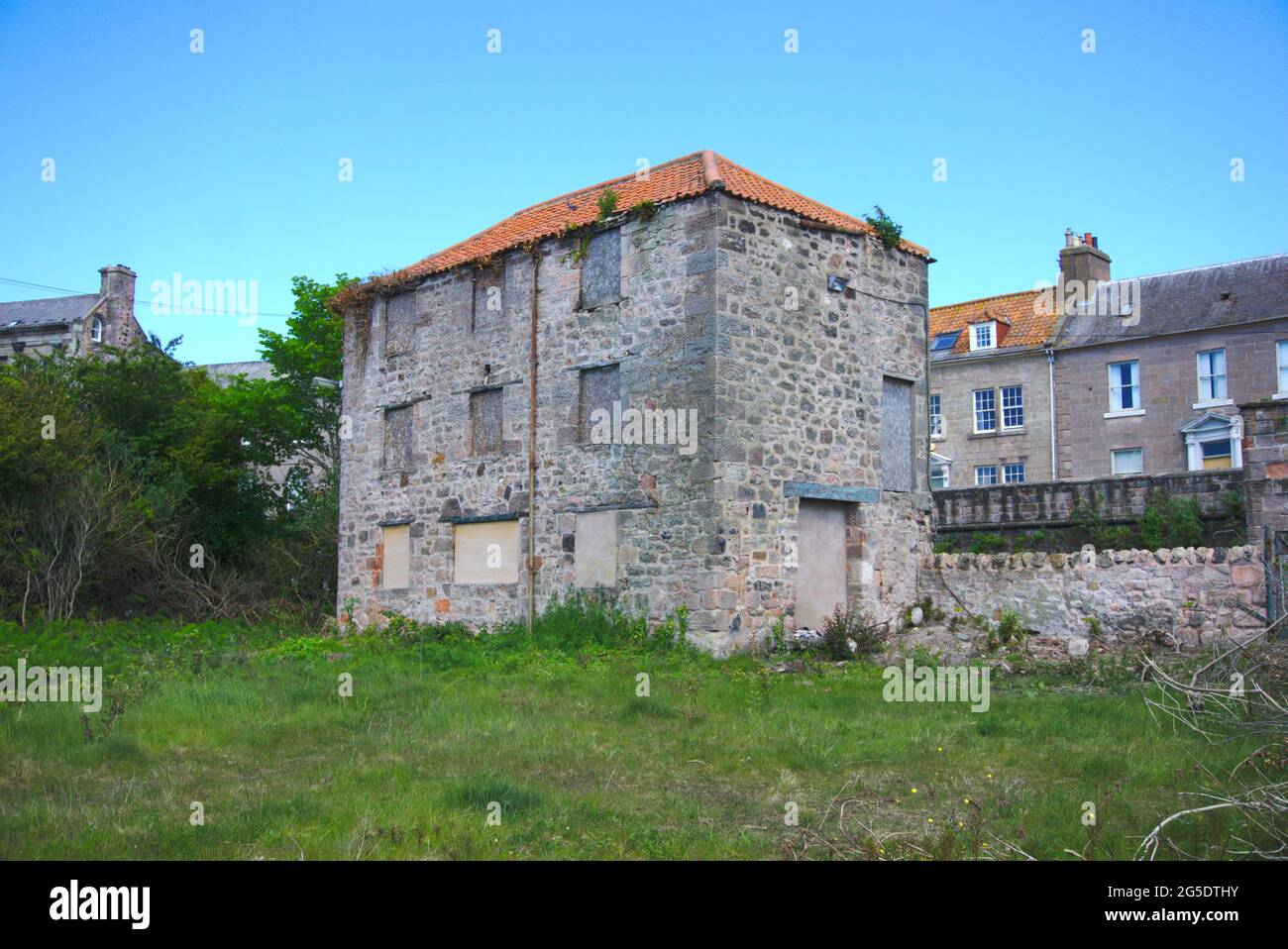 Verlasses Gebäude in der Nähe von Quay Walls, Berwick-upon Tweed, Northumberland, Nordostengland, Großbritannien. Stockfoto