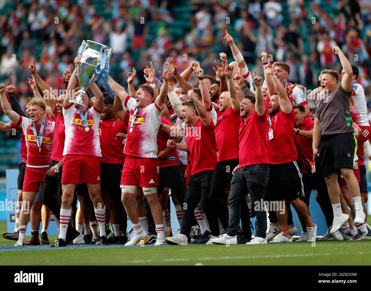 Twickenham, London, Großbritannien. Juni 2021. Premiership Rugby Union Final, Exeter Chiefs versus Harlekins; Teamfeiern, Gewinner Harlekins, 2021 Premiership Champs Credit: Action Plus Sports/Alamy Live News Stockfoto