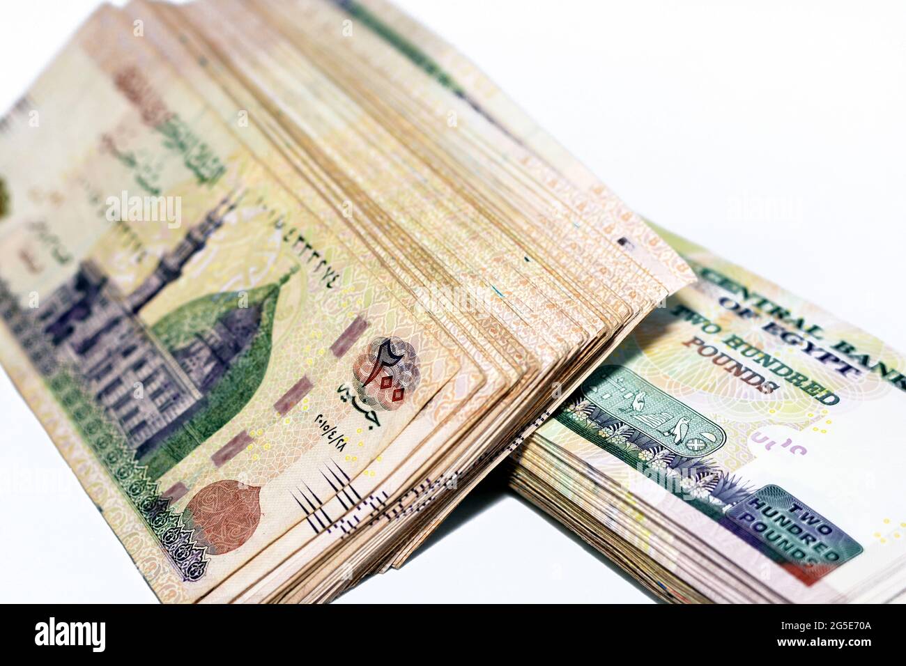 Stapel Von 200 gyptischen Pfund Banknote Vorderseite Mit Bild Der stapel-von-200-gyptischen-pfund-banknote-vorderseite-mit-bild-der
