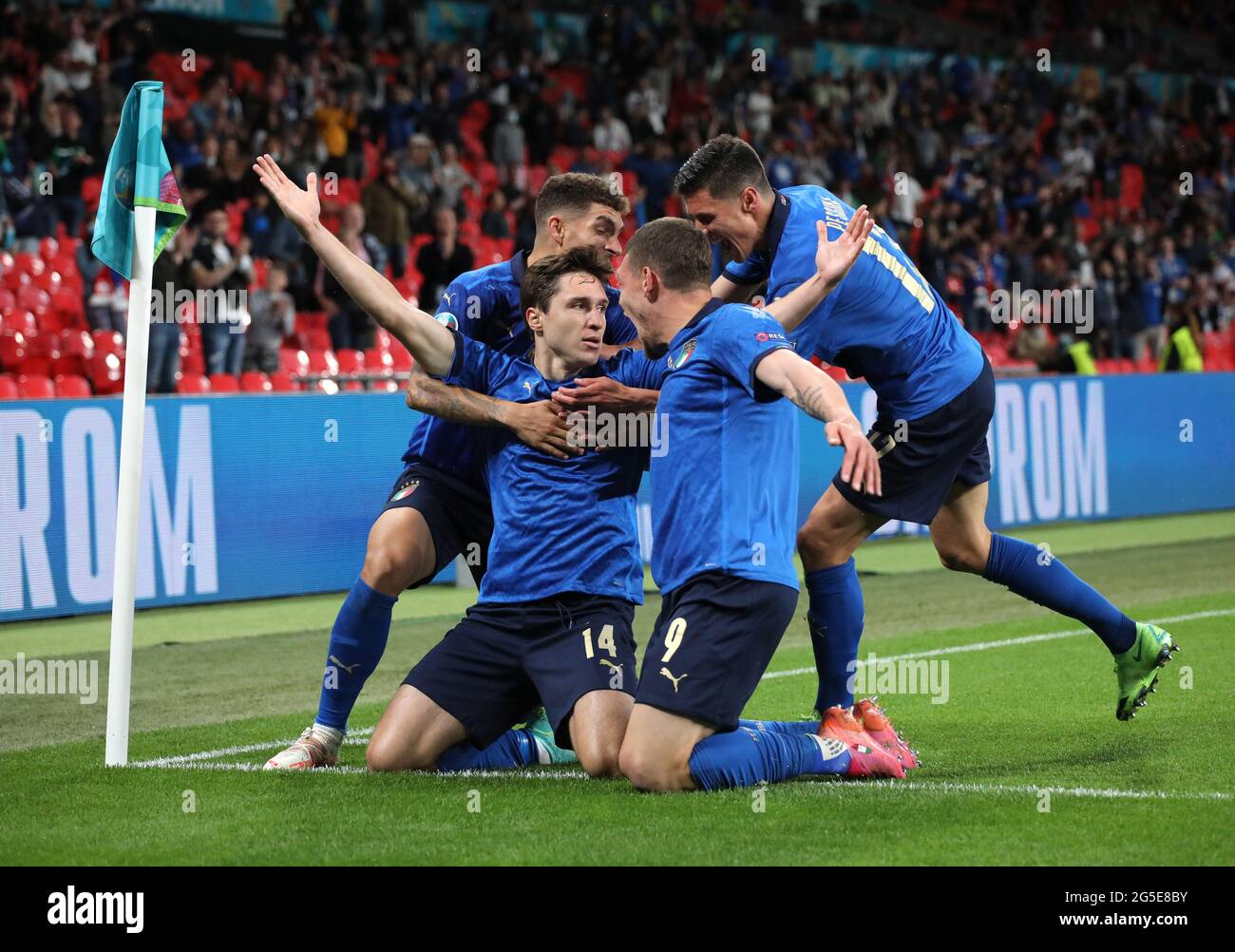 London, Großbritannien. Juni 2021. Federico Chiesa (I) feiert am 26. Juni 2020 das erste Tor Italiens (1:0) beim UEFA EURO 2020 der Gruppe C zwischen Italien und Österreich im Wembley Stadium, London, Großbritannien. Kredit: Paul Marriott/Alamy Live Nachrichten Stockfoto