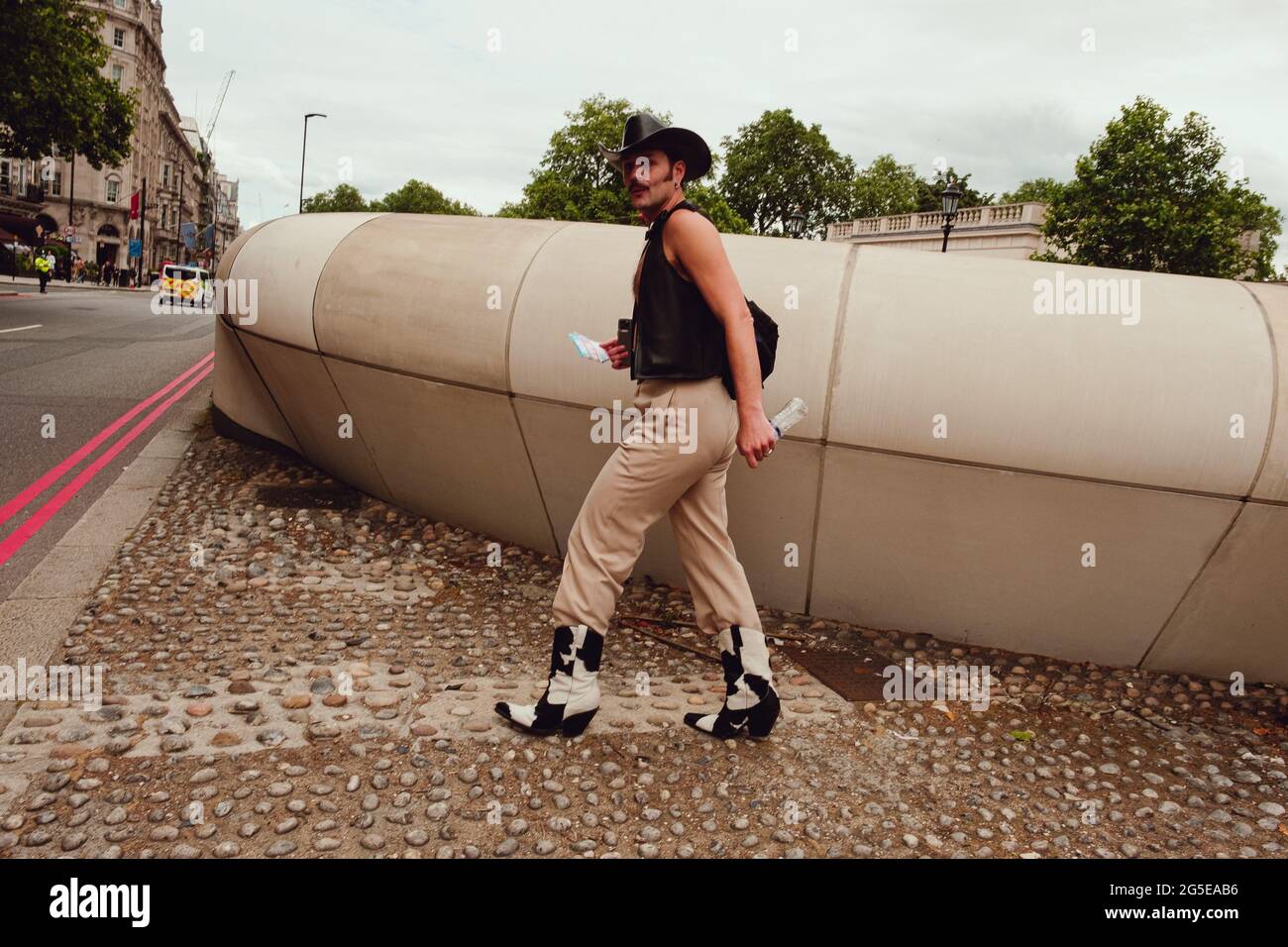 London, Großbritannien. Juni 2021. Tausende von Menschen versammelten sich zum Londoner Trans Pride, als sie von Wellington Arch zum Soho Square marschierten, wo mehrere Sprecher aus der Gemeinde anwesend waren. Quelle: Joao Daniel Pereira Stockfoto