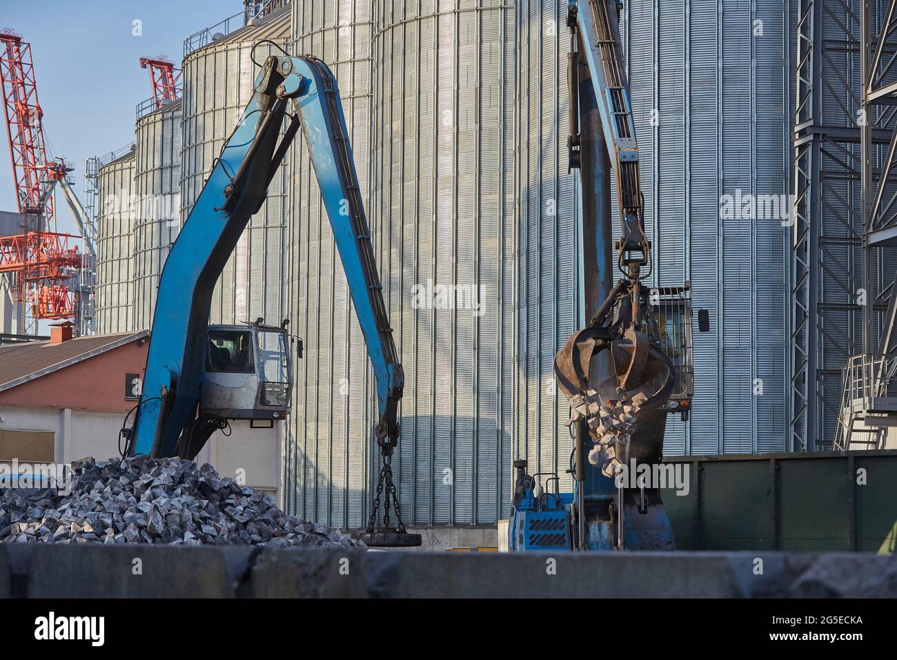 Hafenterminal für Massengüter Stockfoto