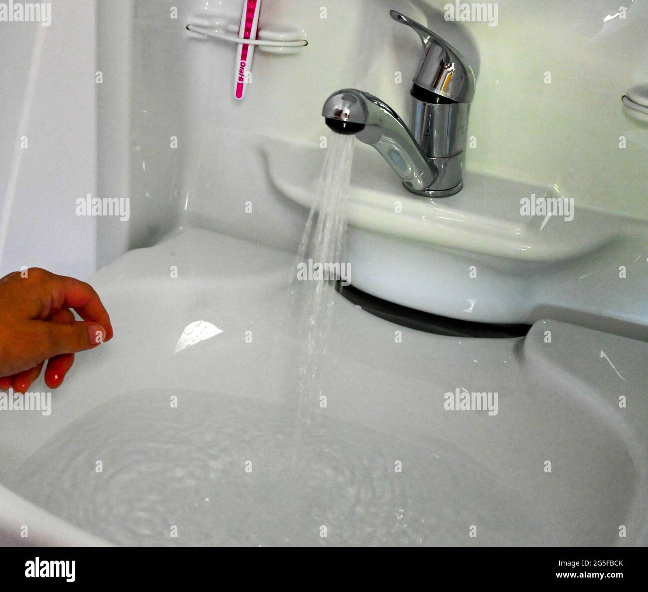 Küche und Badezimmer Waschbecken, Abwaschen in einem Wohnmobil Stockfoto