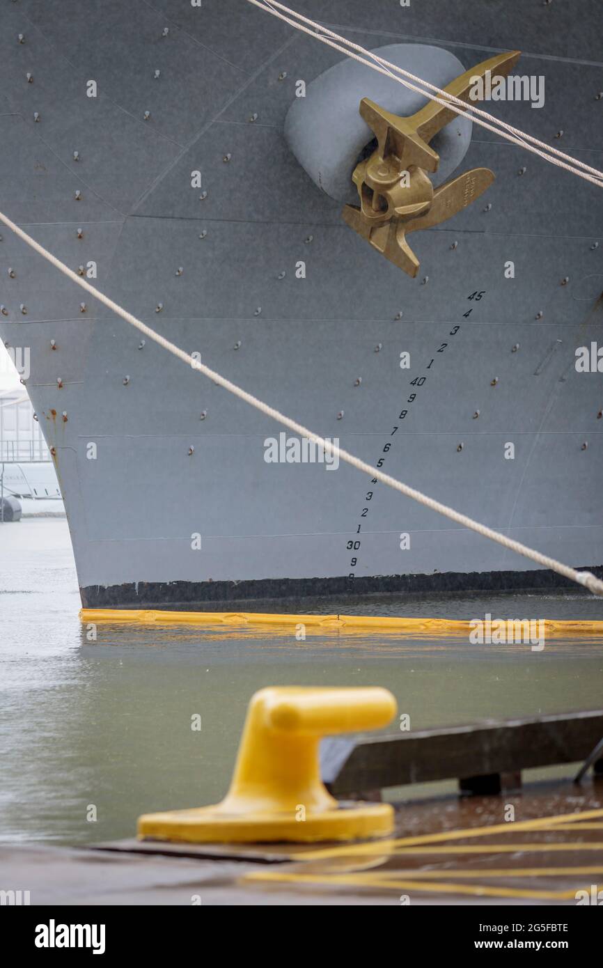 Die Wespe klasse Amphibisches Schiff USS Kearsarge angedockt in New York City während der jährlichen Flotte Woche. USS Kearsarge Heimathafen ist Norfolk, Virginia. Stockfoto