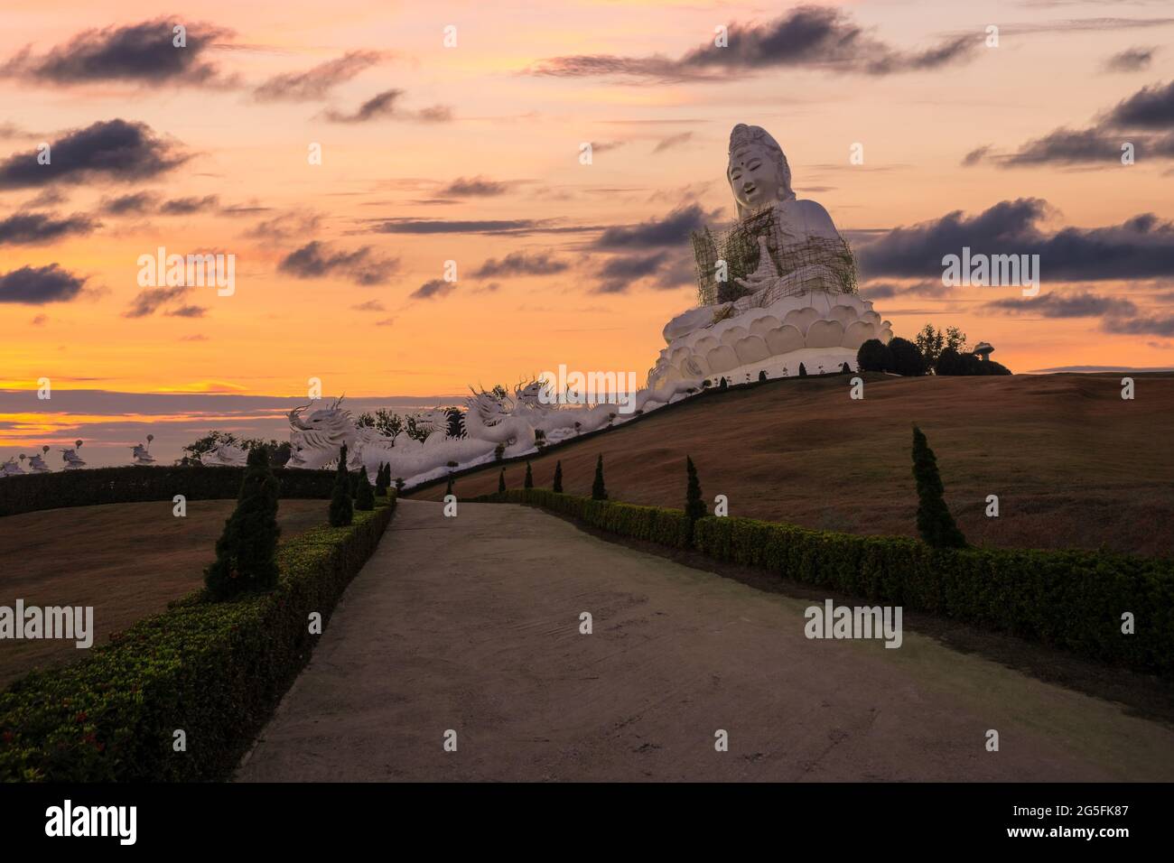 Huai Pla Kung Tempel ist ein Tempel mit Thai-chinesischen Gebäuden, Chiang Rai, Thailand. Stockfoto