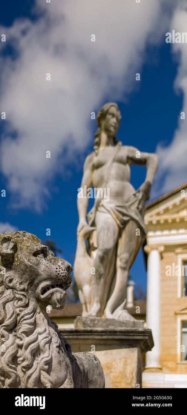 MASER, VENETIEN, ITALIEN - APRIL 13 2018 : Skulpturen in der Villa Barbaro. Stockfoto
