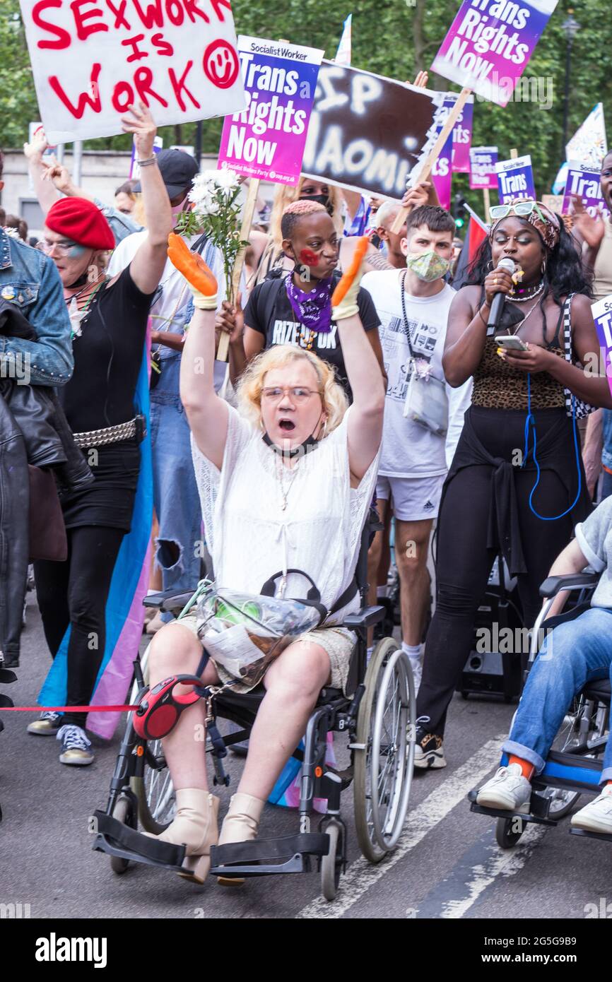 Behinderter Protestler bei der dritten Auflage von London Trans Pride Stockfoto