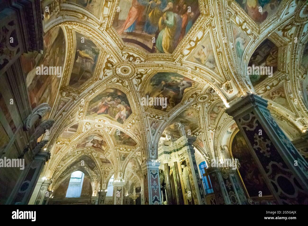 AMALFI, ITALIEN - APRIL 19 2018 : Innere der Amalfi Kathedrale. Stockfoto