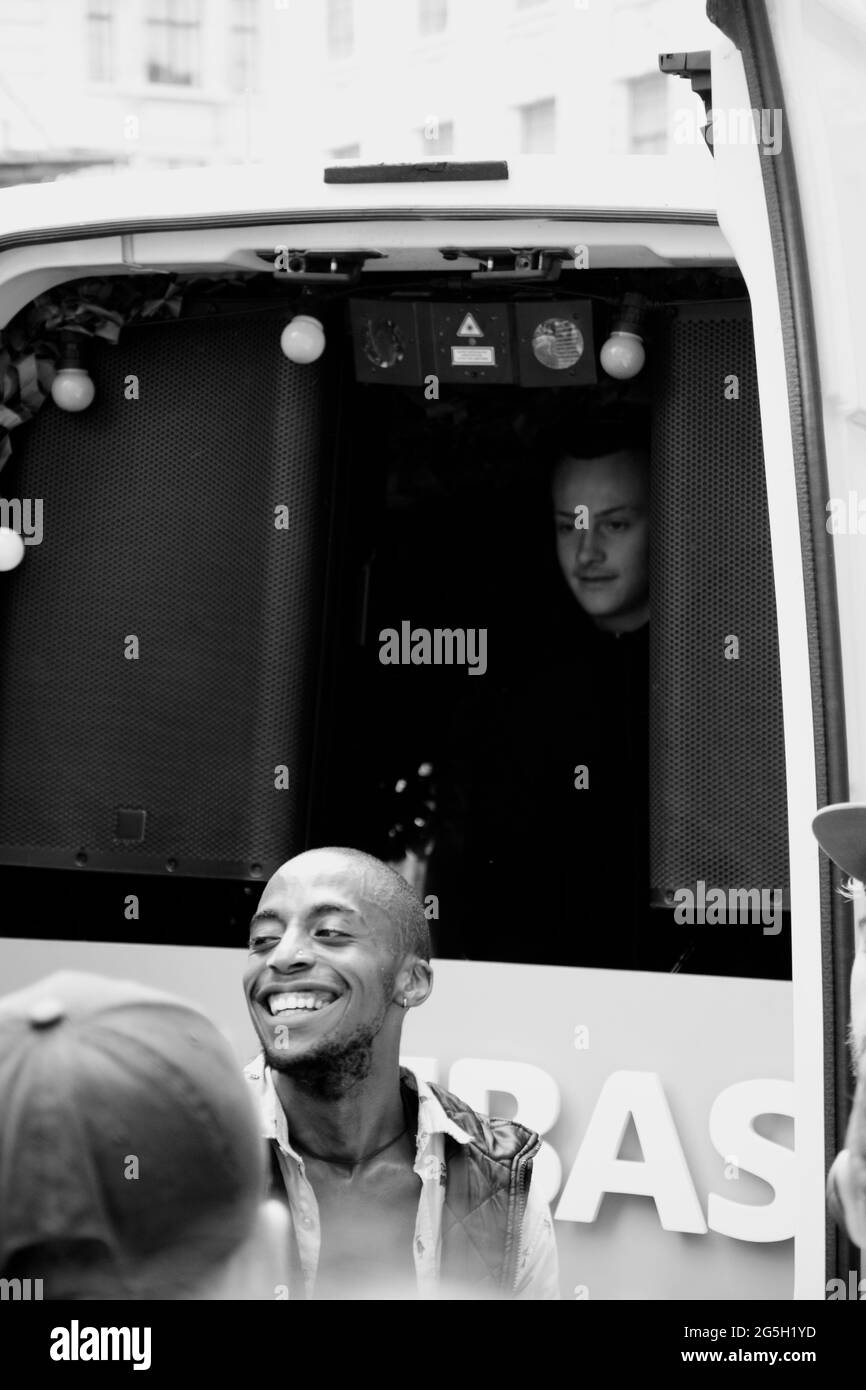 Demonstration „Save our scene“ in Zentral-London gegen die staatliche Behandlung der Künste - Theater, Nachtclubs und Konzerte am 27. Juni 2021. Stockfoto