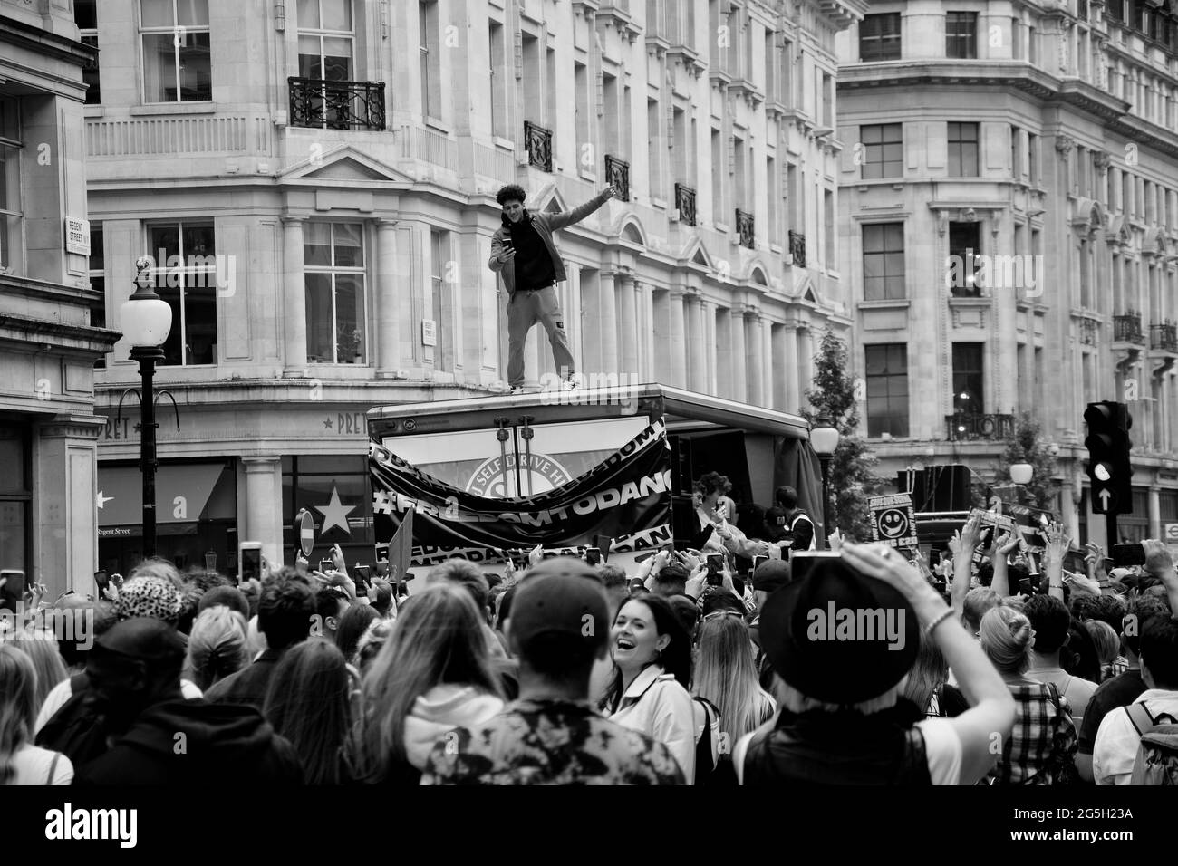 Demonstration „Save our scene“ in Zentral-London gegen die staatliche Behandlung der Künste - Theater, Nachtclubs und Konzerte am 27. Juni 2021. Stockfoto