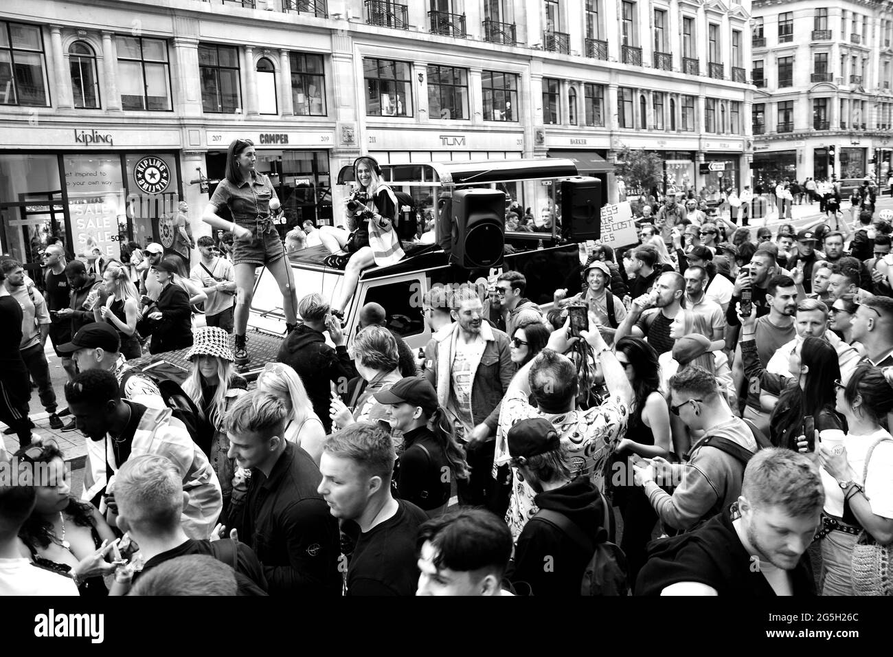 Demonstration „Save our scene“ in Zentral-London gegen die staatliche Behandlung der Künste - Theater, Nachtclubs und Konzerte am 27. Juni 2021. Stockfoto
