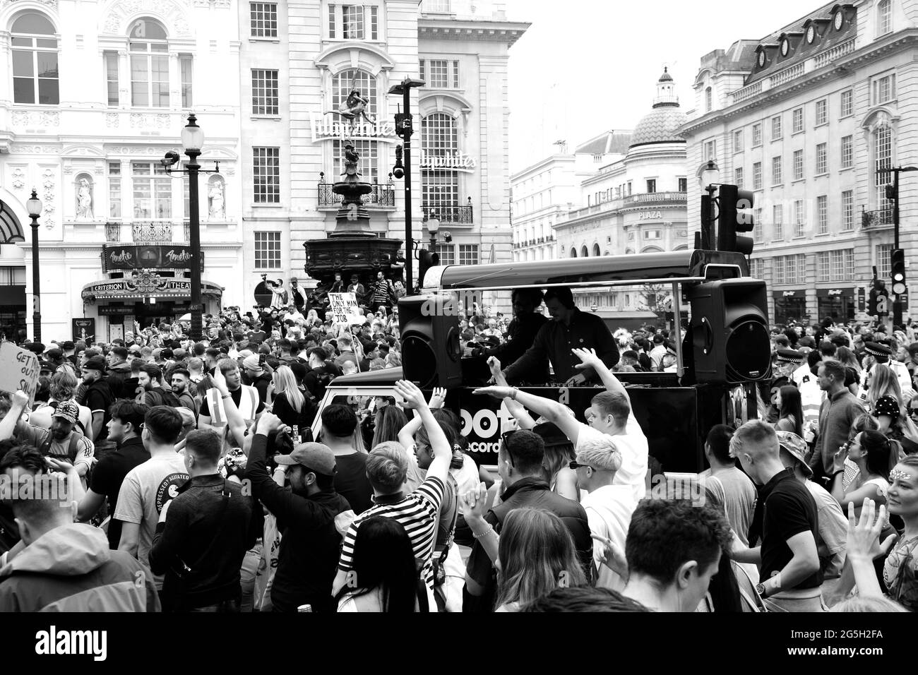 Demonstration „Save our scene“ in Zentral-London gegen die staatliche Behandlung der Künste - Theater, Nachtclubs und Konzerte am 27. Juni 2021. Stockfoto