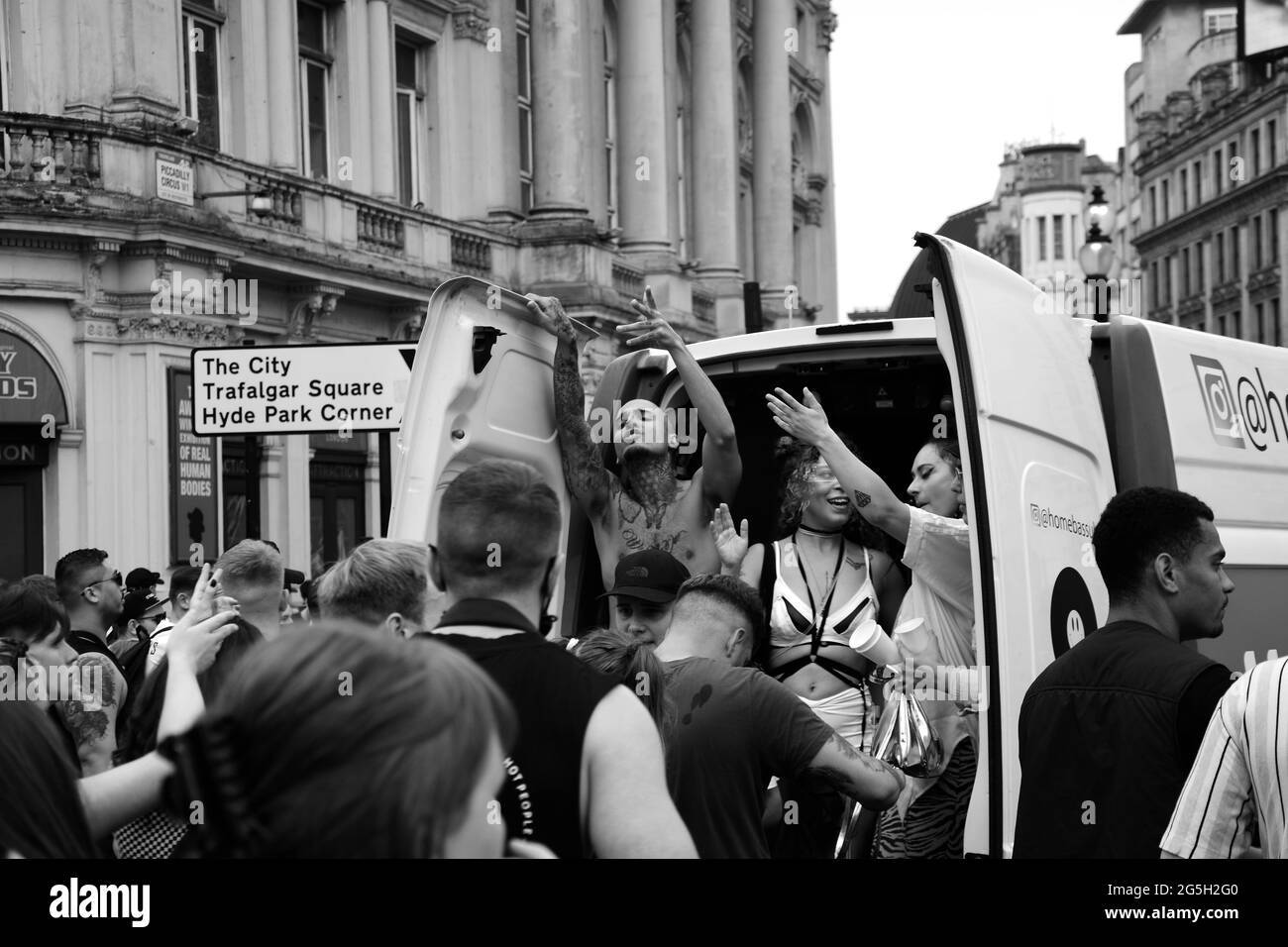 Demonstration „Save our scene“ in Zentral-London gegen die staatliche Behandlung der Künste - Theater, Nachtclubs und Konzerte am 27. Juni 2021. Stockfoto