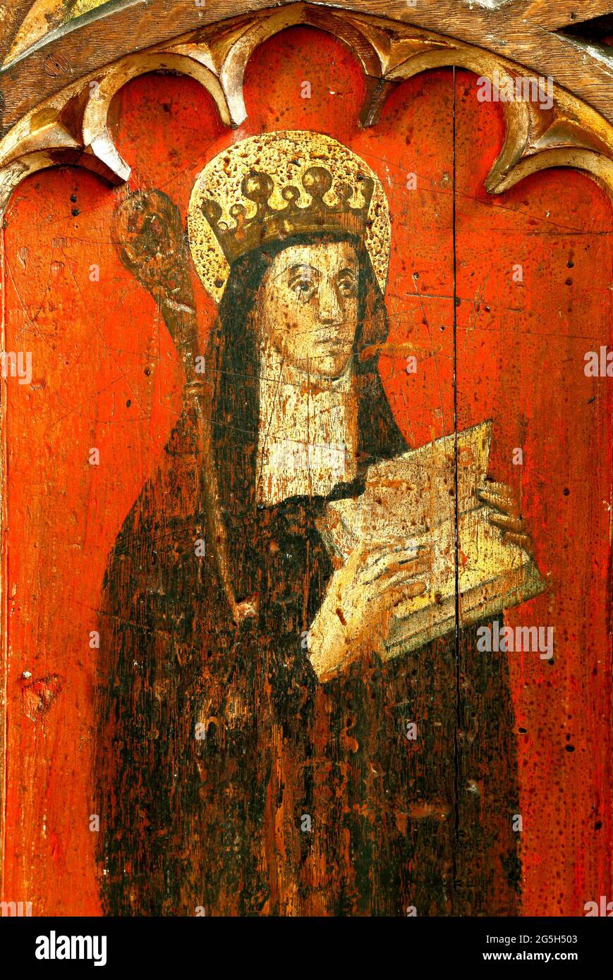 St. Etheldreda, Rood Screen Painting, c.1500, North Tuddenham, Norfolk. Heilige, Äbtissin, Königin von East Anglia, England, Großbritannien Stockfoto