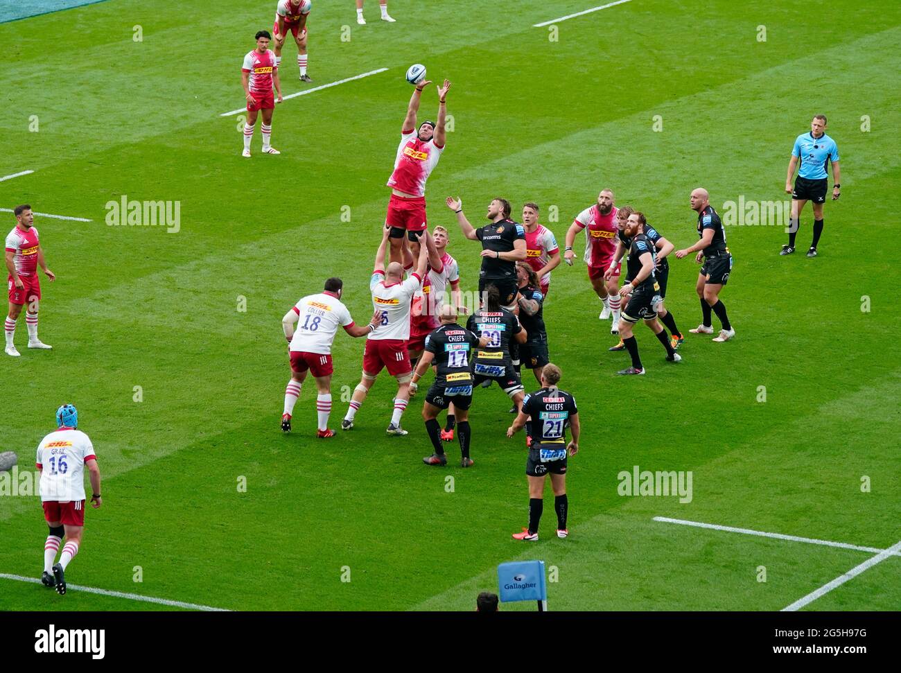 Harlekine sperren Matt Symons gewinnt eine Linie aus während des Gallagher Premiership Rugby Finales, Exeter Chiefs -V- Harlekins, am Samstag, 26. Juni 2021, ein Stockfoto