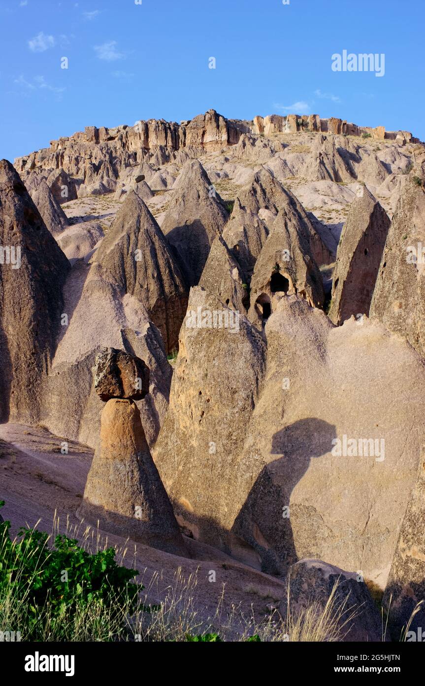 Wahrzeichen der Natur in der Türkei die Feenkamine sind vulkanische Felsformationen in Kappadokien Stockfoto