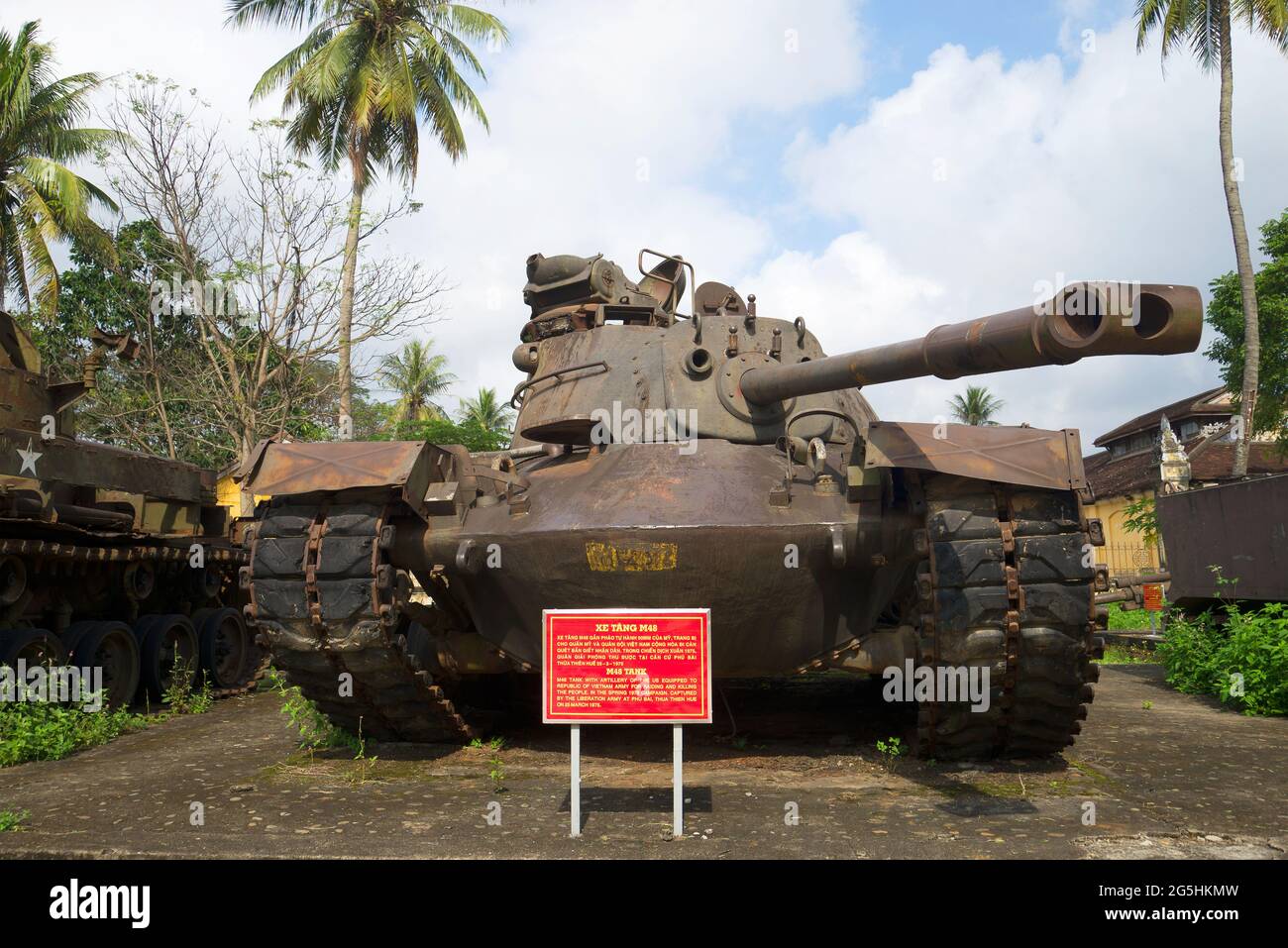 HUE, VIETNAM - 08. JANUAR 2016: Amerikanischer mittelgroßer Panzer M48 'Patton III' mit Vollfläche Stockfoto