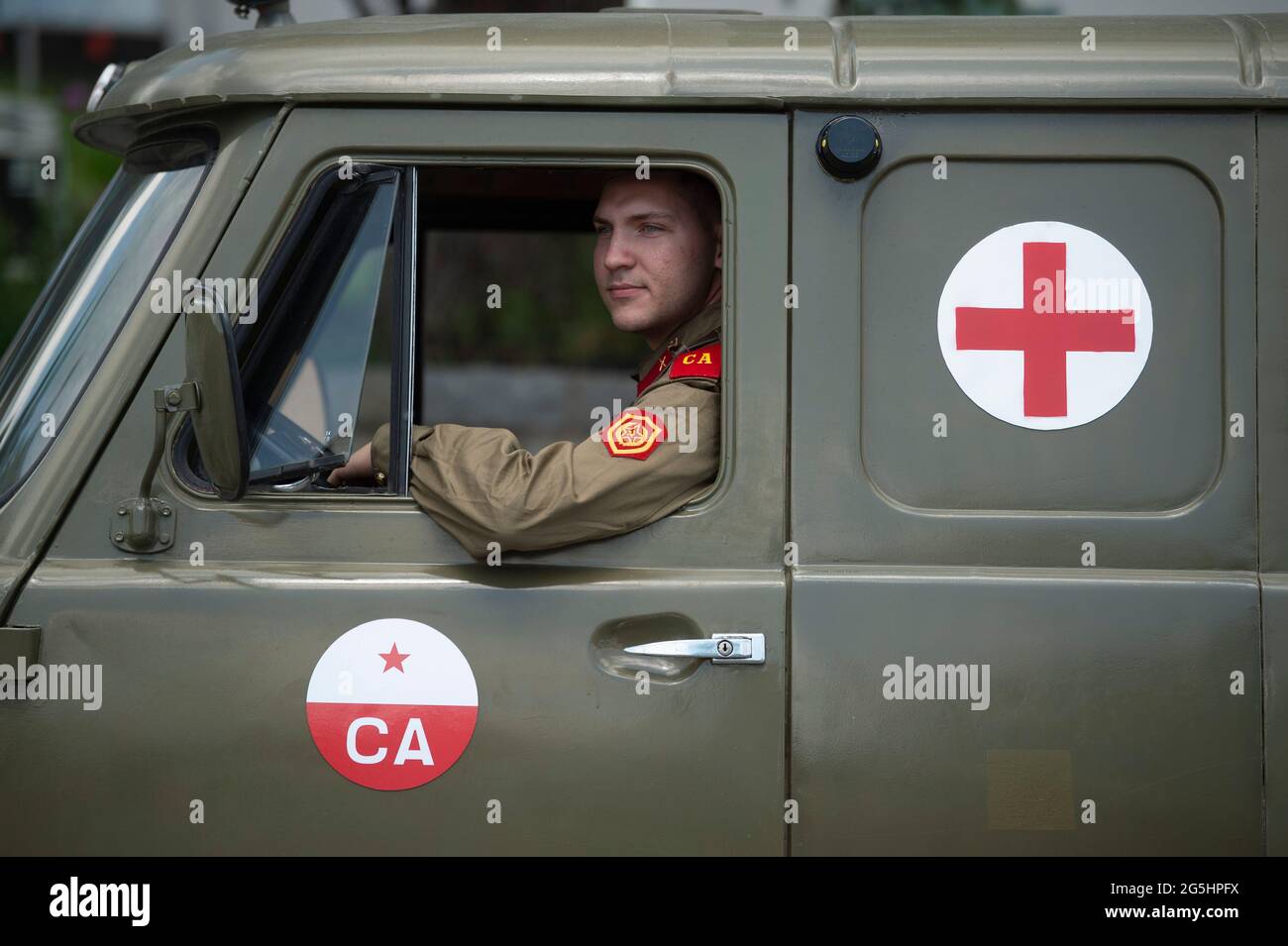 Milovice, Tschechische Republik. Juni 2021. Militärparade anlässlich des Abgangs sowjetischer Truppen aus der Tschechoslowakei in Milovice, Tschechische Republik, 26. Juni 2021. Eine Gruppe von oppositionellen Gesetzgebern möchte den Abzug der sowjetischen Truppen aus der ehemaligen Tschechoslowakei im Jahr 1991 als Gedenktag verklagen. Quelle: Josef Vostarek/CTK Photo/Alamy Live News Stockfoto