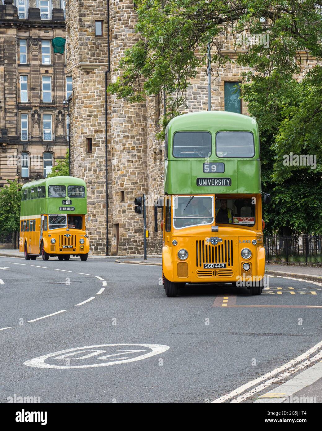 Glasgow, Schottland, Großbritannien. Juni 2021. Glasgow Vintage Vehicle Trust präsentiert ihre Sammlung von Oldtimer-Bussen in den Straßen von Glasgow als Teil Stockfoto