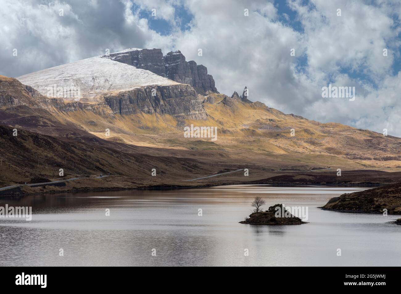 Alter Mann der storr-Felsformation oberhalb der loch Fada-Insel skye Stockfoto