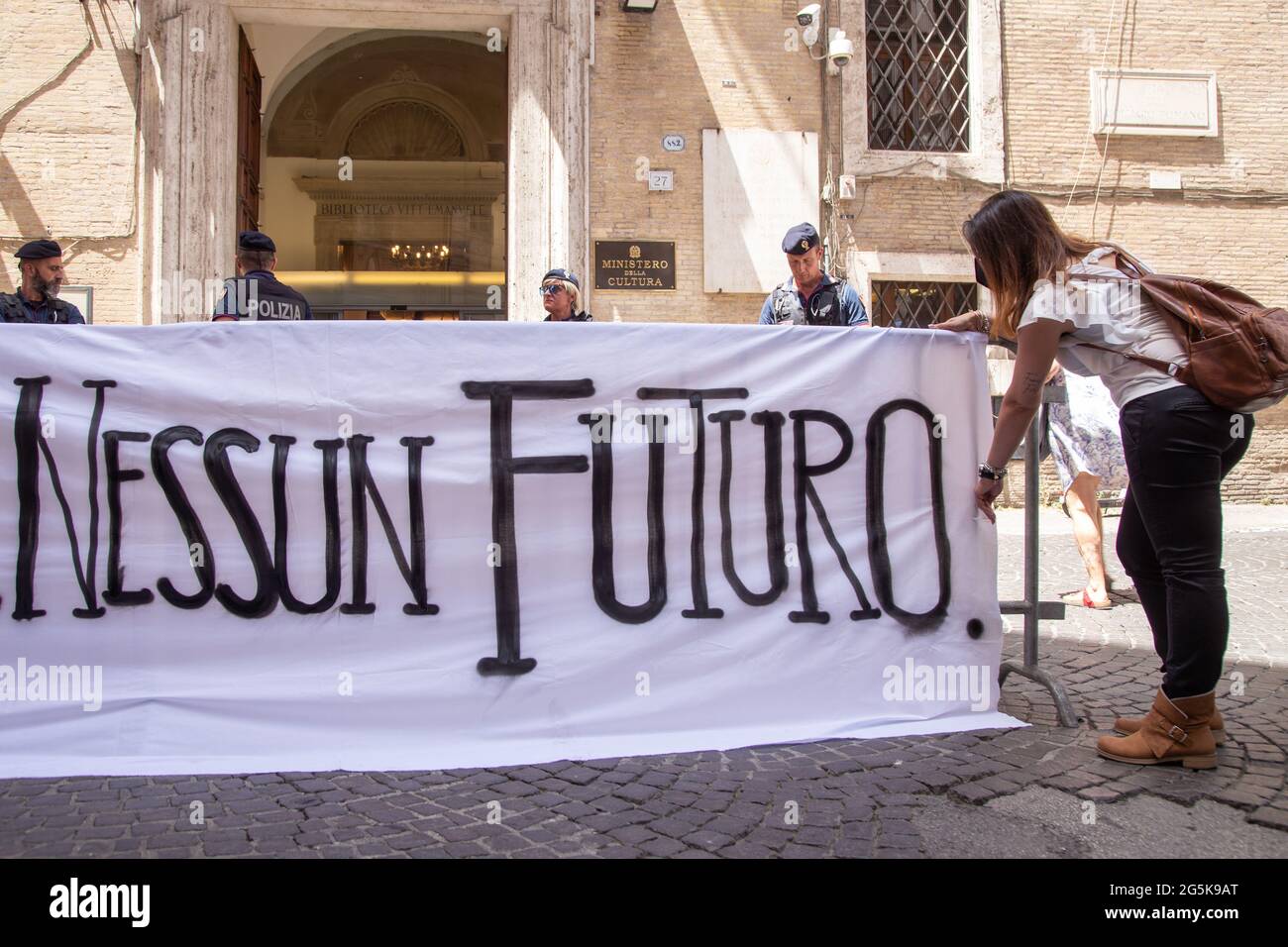 Sit-in organisiert von Mitarbeitern verschiedener staatlicher Museen und archäologischer Gebiete in Italien, vor dem Sitz des Kulturministeriums in Rom (Foto: Matteo Nardone / Pacific Press) Stockfoto