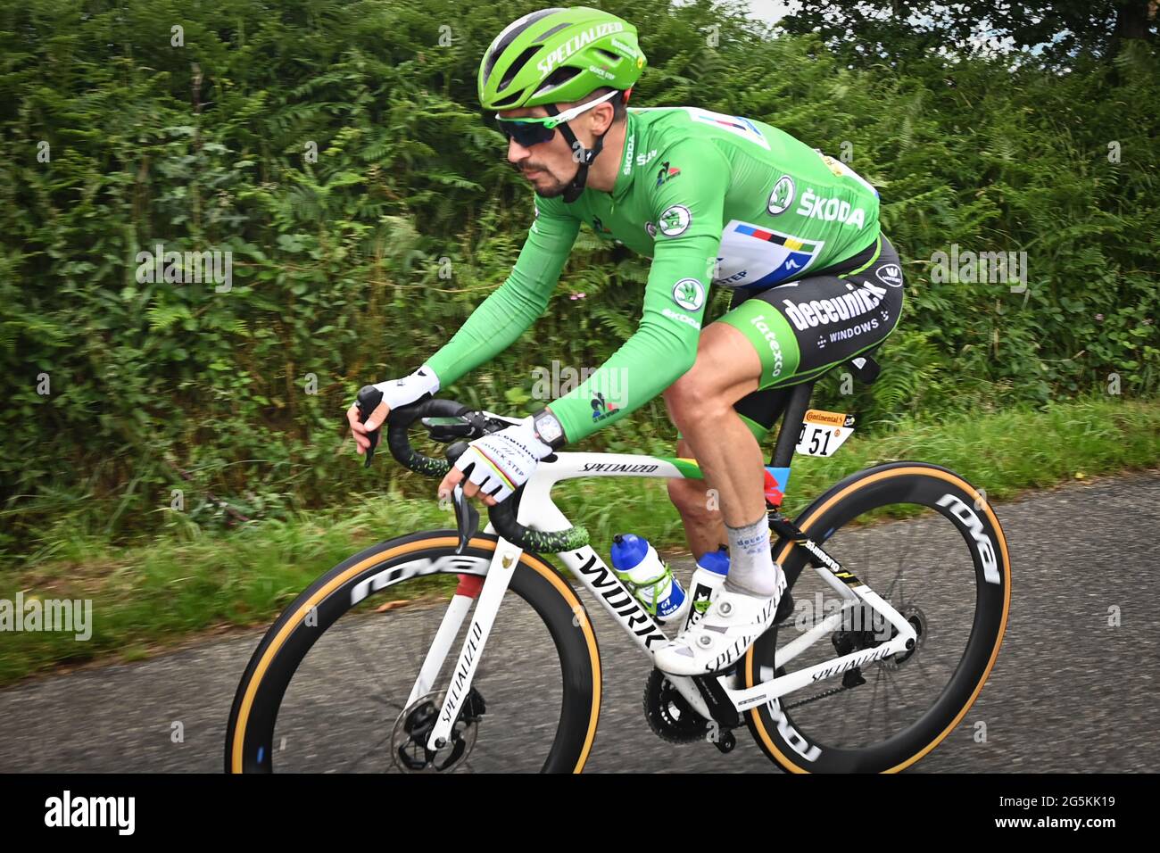 Der Franzose Julian Alaphilippe von Deceuninck - Quick-Step trägt das grüne Trikot, das während der dritten Etappe der 108. Ausgabe des To abgebildet ist Stockfoto