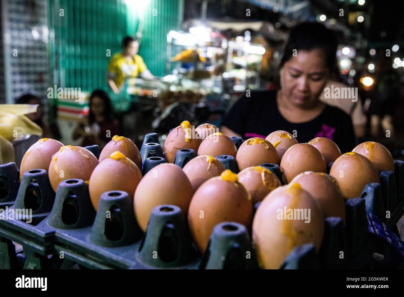 Pochierte Eier Sind Bereit Zum Servieren Auf Dem Saigon Night Street Food Market Stockfoto