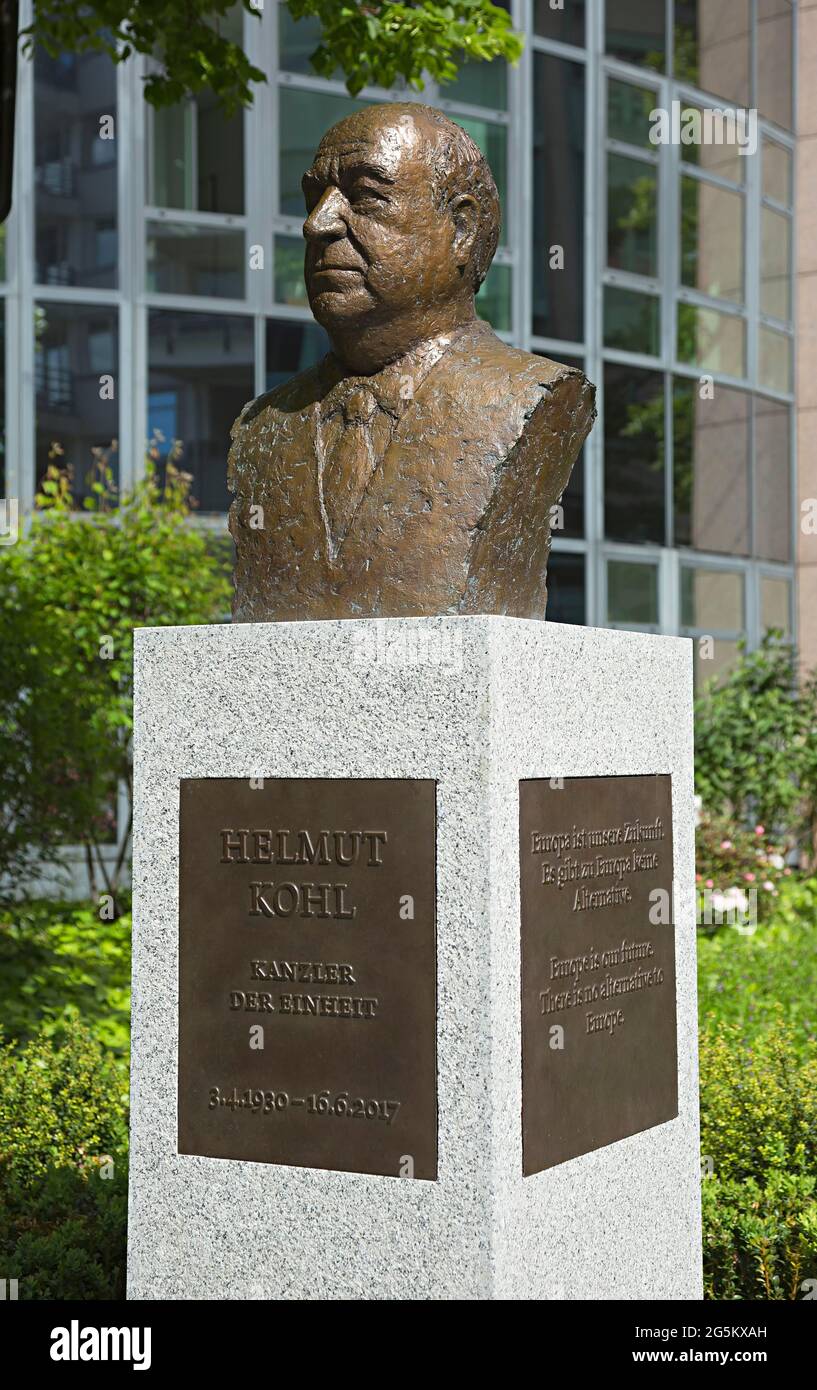 Büste von Helmut Kohl, Spreebogen, Berlin, Deutschland, Europa Stockfoto