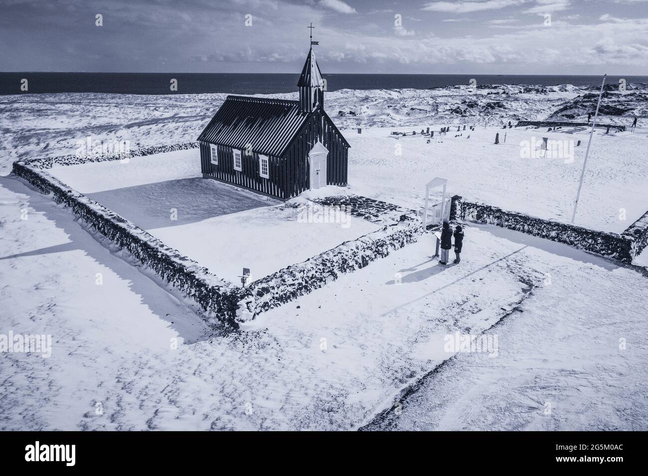 Die schwarze Budir-Kirche schneite aus der Luft Stockfoto