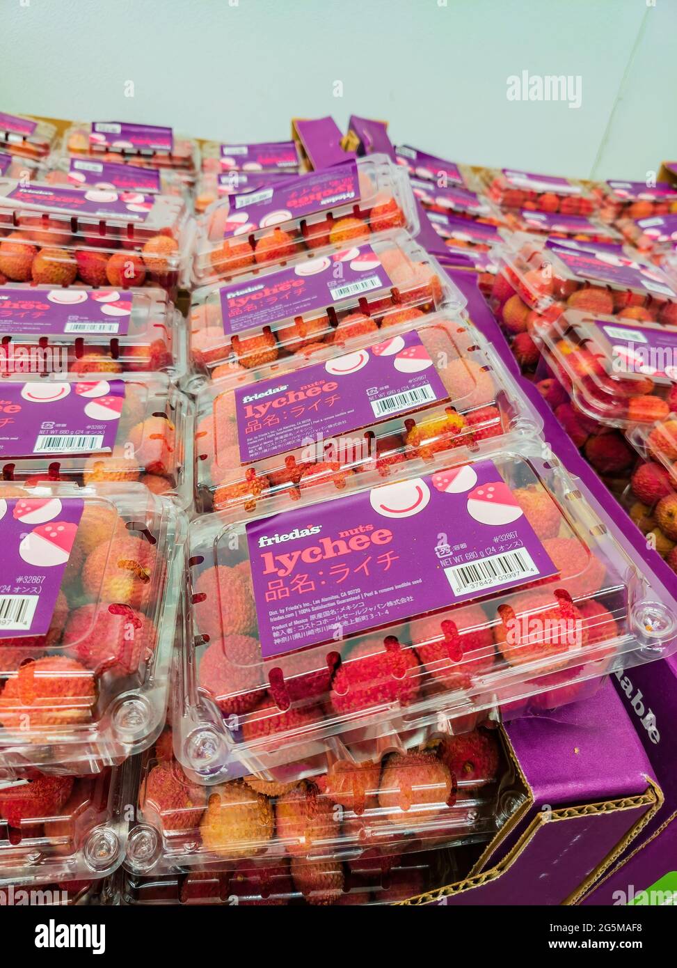 Las Vegas, 18. JUNI 2021 - Nahaufnahme vieler Lychee-Obstverkäufe Stockfoto