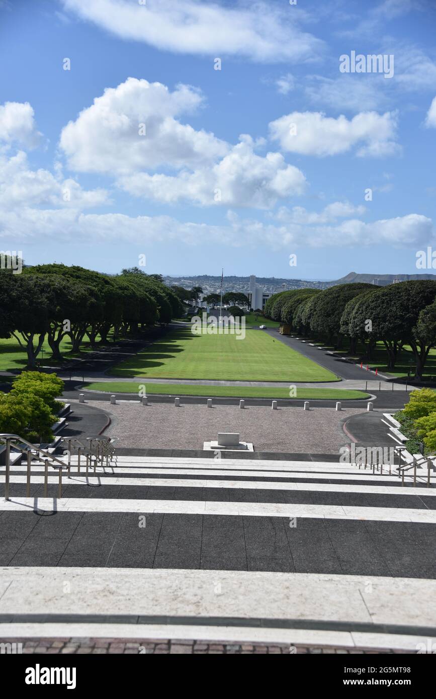 Oahu, Hi. USA 6/5/2021. National Memorial Cemetery of the Pacific. Ruhestätte für 61,000. 53,000 aus dem Ersten und Zweiten Weltkrieg, Korea und Vietnam. Stockfoto