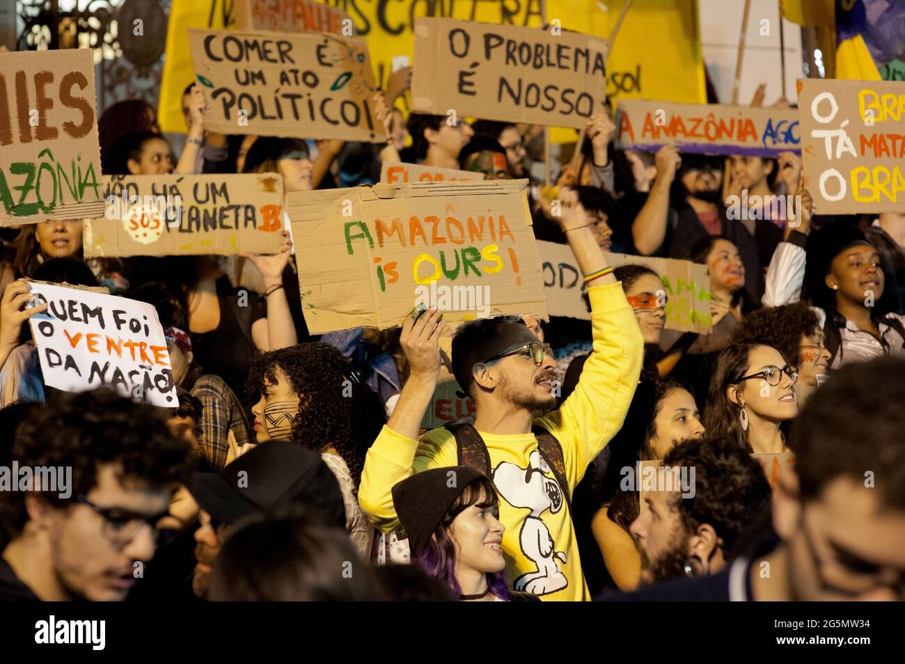 Brasilien – 23. August 2019: In Rio de Janeiro versammelten sich Menschen, um gegen die Rekordzahl von Bränden zu protestieren, die den Amazonas in den letzten Wochen heimgesucht haben Stockfoto