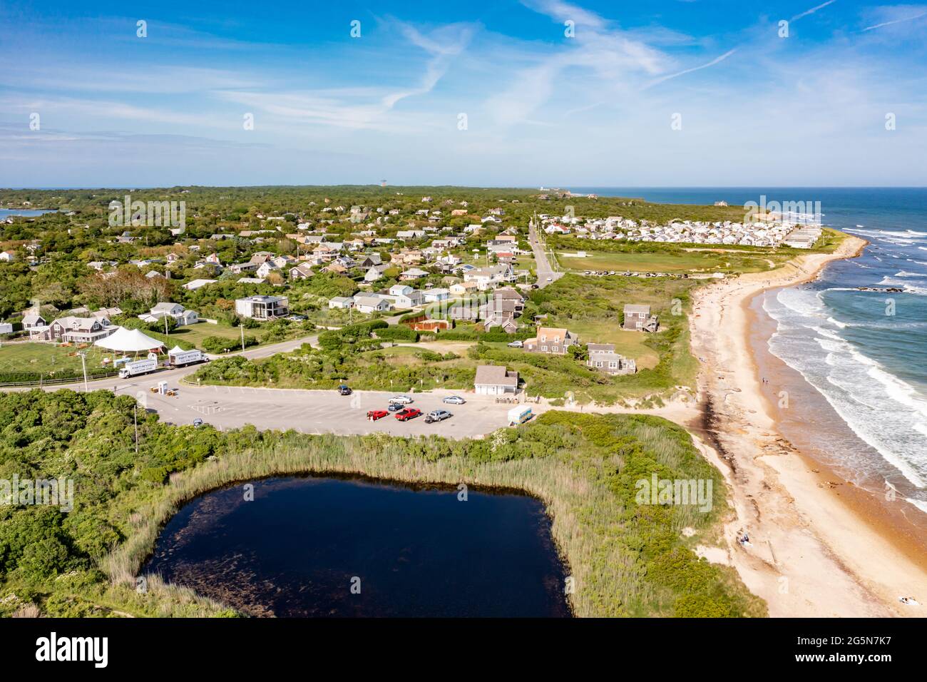 Luftaufnahme des Strandes von Ditch Plains und der Umgebung, Montauk, NY Stockfoto