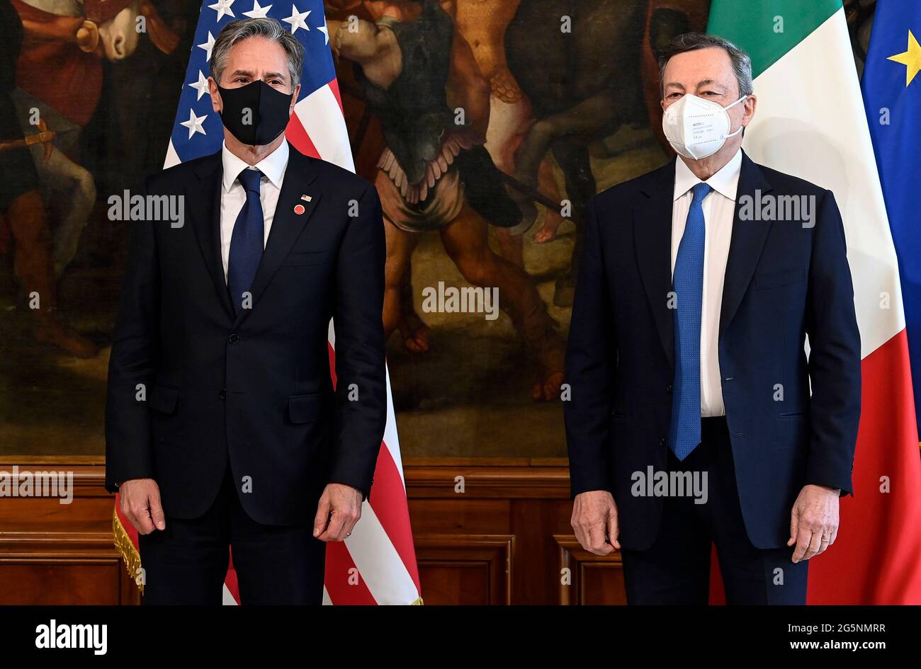 Rom, Italien. Juni 2021. Der italienische Premierminister Mario Draghi (R) und der US-Außenminister Anthony Blinken (L) werden bei einem Treffen im Palazzo Chigi in Rom gesehen. (Foto von Riccardo Antimiani/POOL/Fabrizio Corragetti//Sipa USA) Quelle: SIPA USA/Alamy Live News Stockfoto