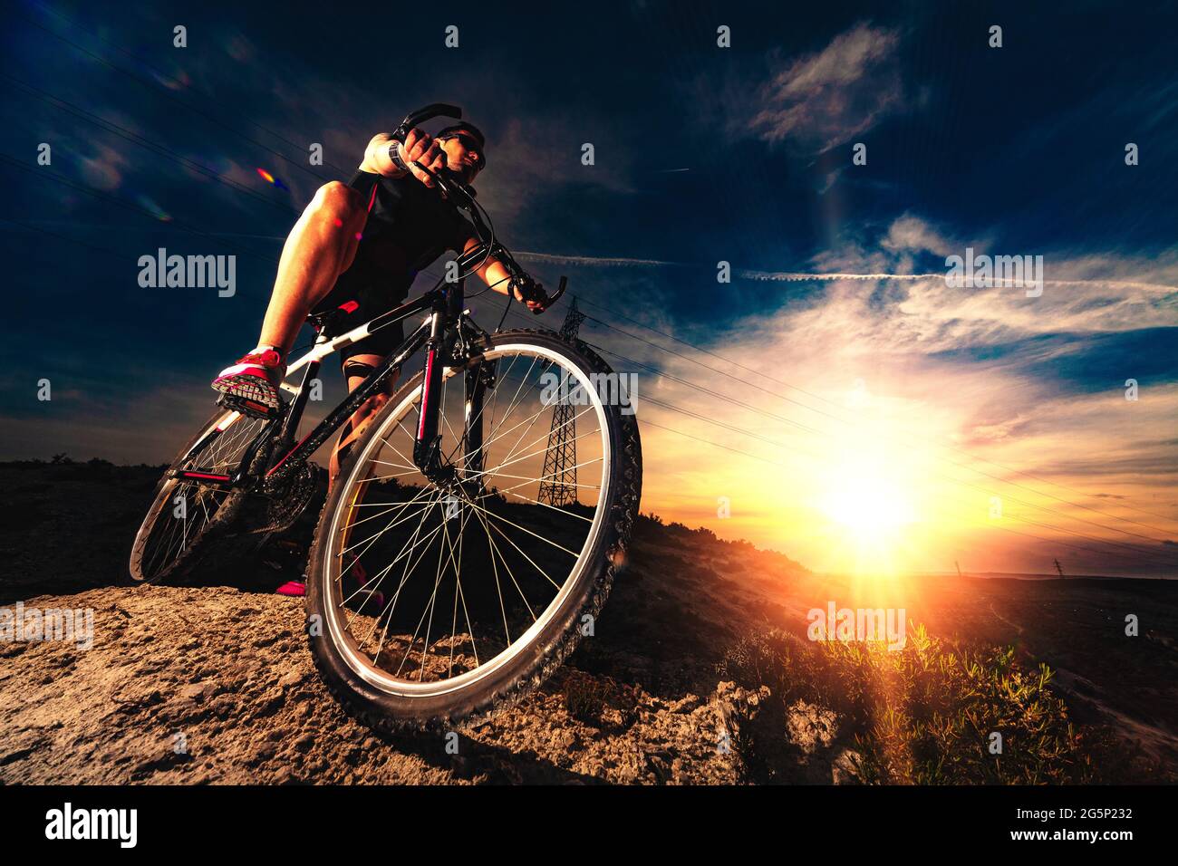 Extreme Sports.Mountain Bike und man.Life Stil, Erholung und Freizeit im Freien extreme Sport.Mountain bike.Sport und gesundes Leben Stockfoto