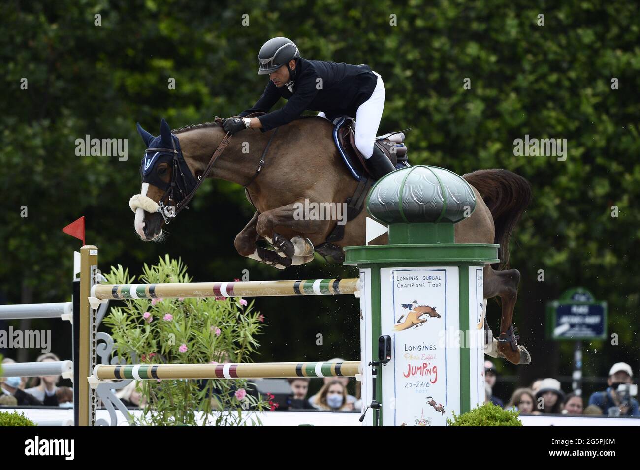 Sameh EL DAHAN (EGY) mit WKD AIMEZ MOI, Longines Global Champions Tour, großer Preis von Paris beim Longines Paris Eiffel Jumping 2021, Longines Global Champions Tour Equestrian CSI 5 am 26. Juni 2021 im Champs de Mars in Paris, Frankreich - Foto Christophe Bricot / DPPI / LiveMedia Stockfoto