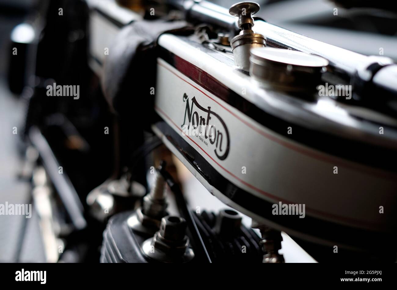 Alter alter norton Motorrad-Kraftstofftank Stockfoto