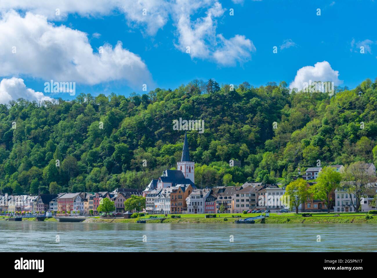 Stadtbild St. Goar mit evangelischer Stiftskirche, Oberes Mittelrheintal, UNESCO-Weltkulturerbe, Rheinland-Pfalz Deutschland Stockfoto