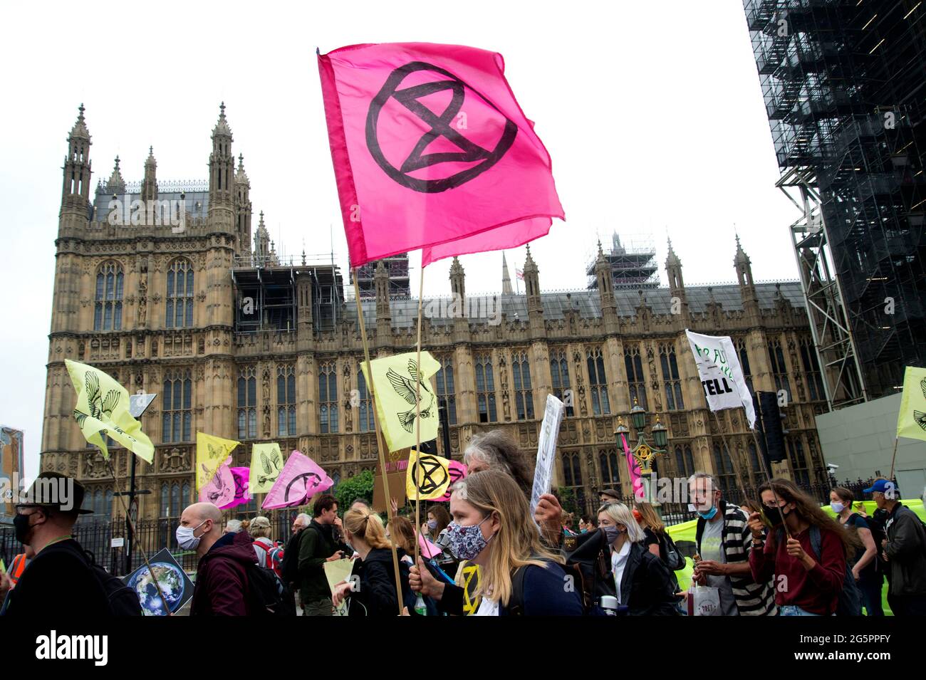 Parliament Square, London 27. Juni 2021. Von Extinction Rebellion organisierter Protest fordert die Mainstream-Medien auf, die Wahrheit über den Klimawandel zu sagen. Stockfoto