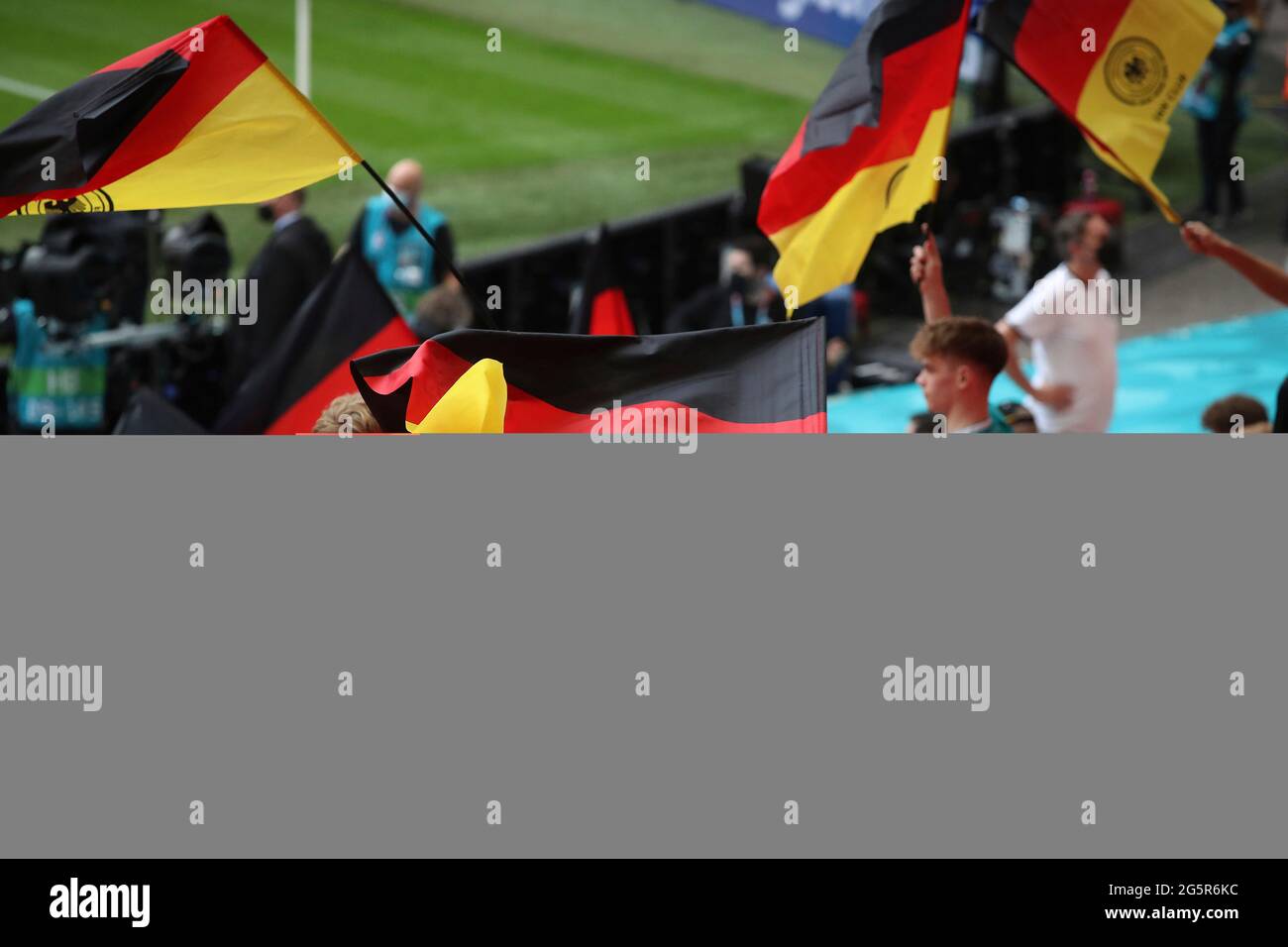 London, Großbritannien, 29. Juni 2021, EURO 2020, Europameisterschaft 2020, Runde von 16 eng, England - GER, Deutschland deutsch, Fans, Deutschland, Flagge, Flagge Kredit: dpa/Alamy Live News Stockfoto