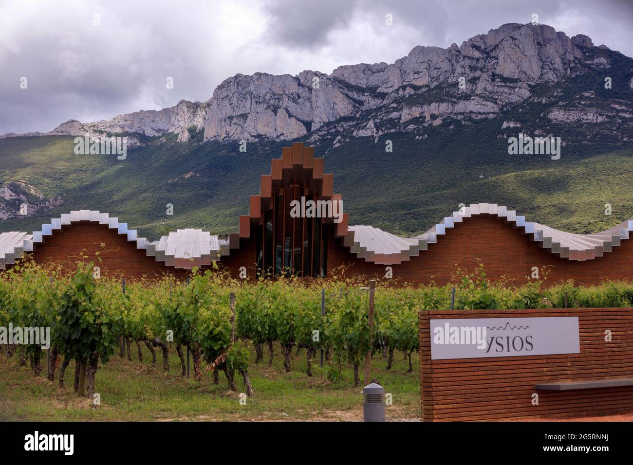 Ysios Bodega Design von dem spanischen Architekten Santiago Calatrava im Dorf LaGuardia in der Region von La Roja. Spanien Stockfoto