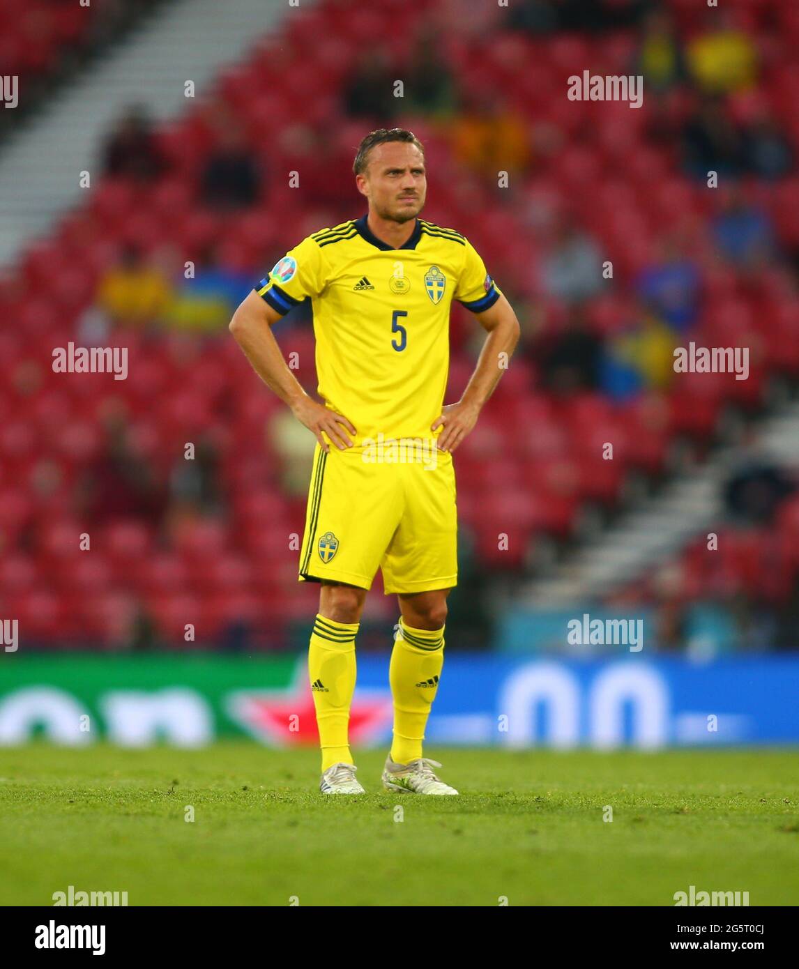 Hampden Park, Glasgow, Großbritannien. Juni 2021. EUFA Fußball-Europameisterschaft 2020, sechzehnjährige Runde, Schweden gegen die Ukraine; Pierre Bengtsson von Schweden Kredit: Action Plus Sports/Alamy Live News Stockfoto