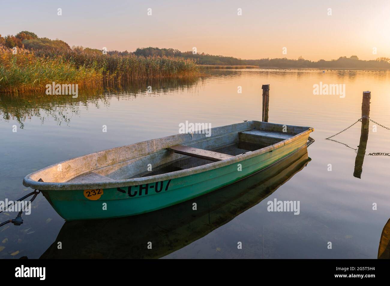 Boot auf dem Schaalsee bei Schaliss, Biosphärenreservat, Deutschland, Schleswig-Holstein Stockfoto