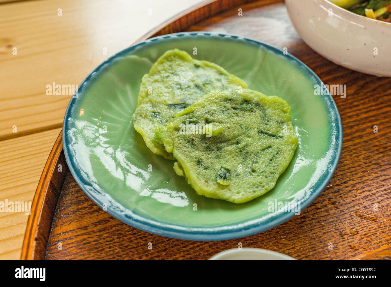 Blick auf Buchimgae (koreanischer Pfannkuchen) in einem Restaurant Stockfoto